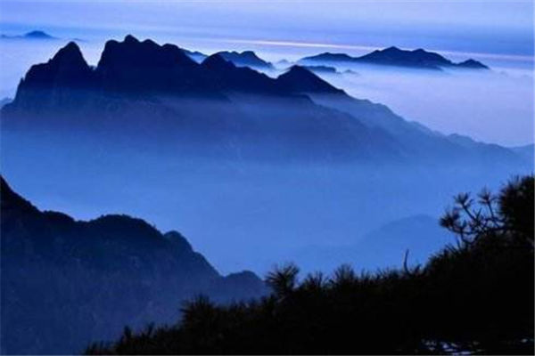 秋夜独坐怀故山