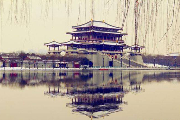 与谢良辅游泾川陵岩寺