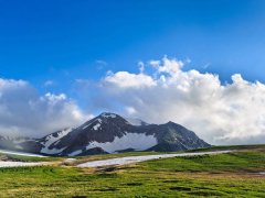 行人无限秋风思,隔水青山似故乡的意思出处赏析