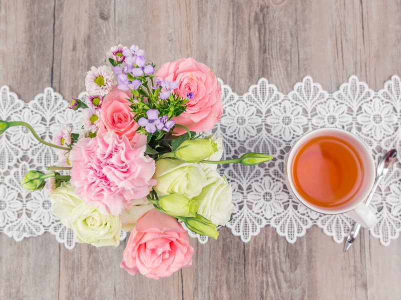 日气含残雨,云阴送晚雷出处意思赏析