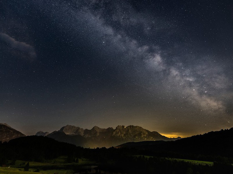 天明登前途,独与老翁别的出处意思赏析