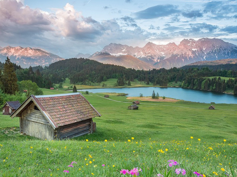 夜久语声绝,如闻泣幽咽的意思出处赏析