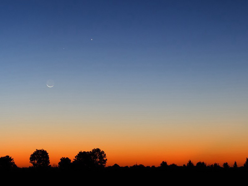 日月忽其不淹兮,春与秋其代序出处意思赏析