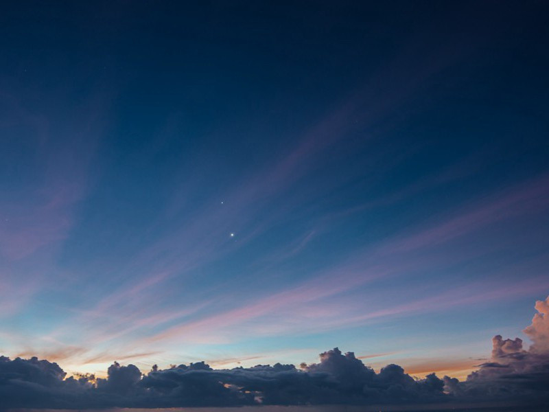 星临万户动,月傍九霄多的出处意思赏析