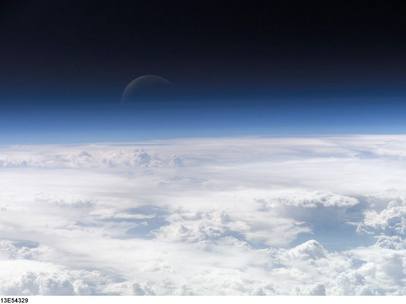 老至居人下,春归在客先出处意思赏析作者