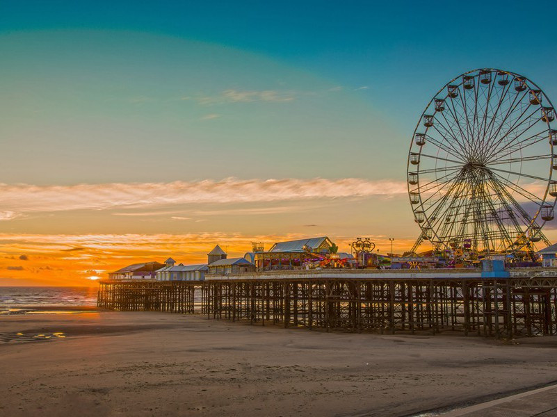 忆昔巡幸新丰宫,翠华拂天来向东的出处意思赏析