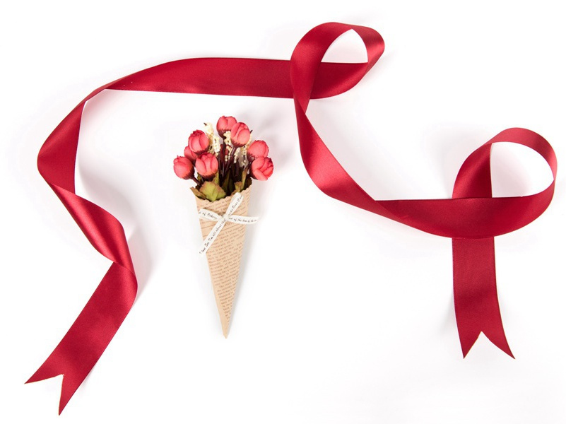 往事思量一晌空,飞絮无情,依旧烟笼出处意思赏析