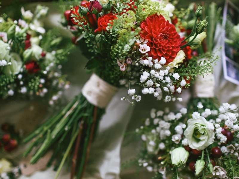 山一程,水一程,身向榆关那畔行,夜深千帐灯的出处意思赏析