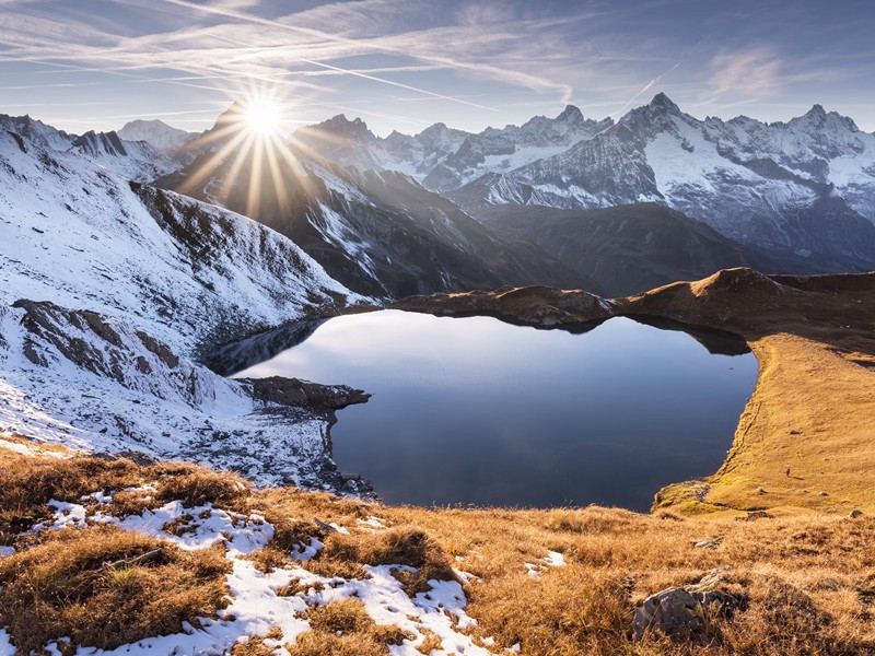 一寸丹心图报国,两行清泪为思亲出处意思赏析