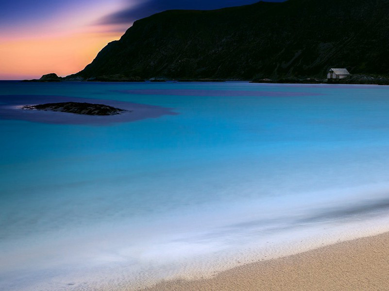 郡城南下接通津,异服殊音不可亲出处意思赏析