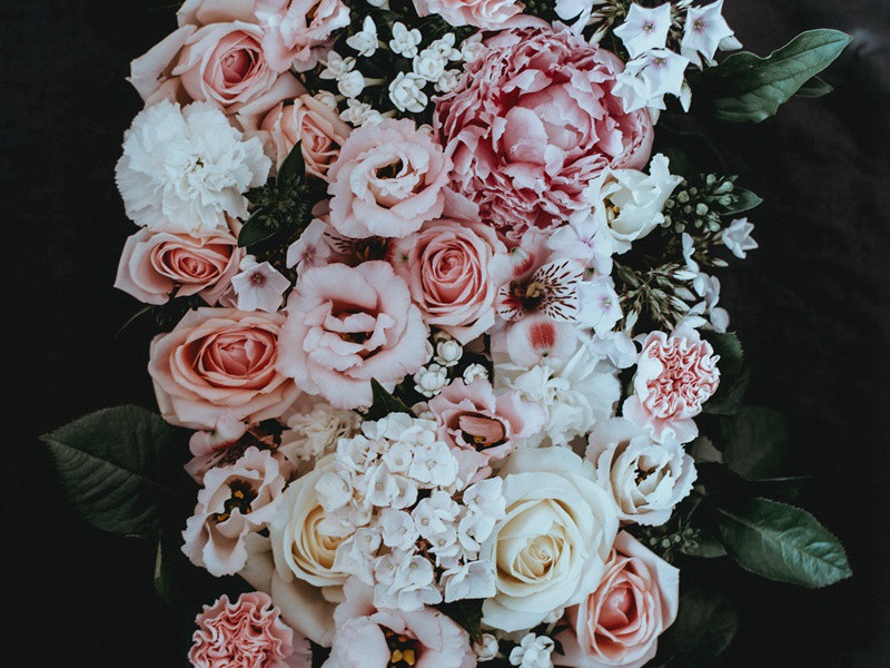 合欢桃核终堪恨,里许元来别有人出处意思赏析