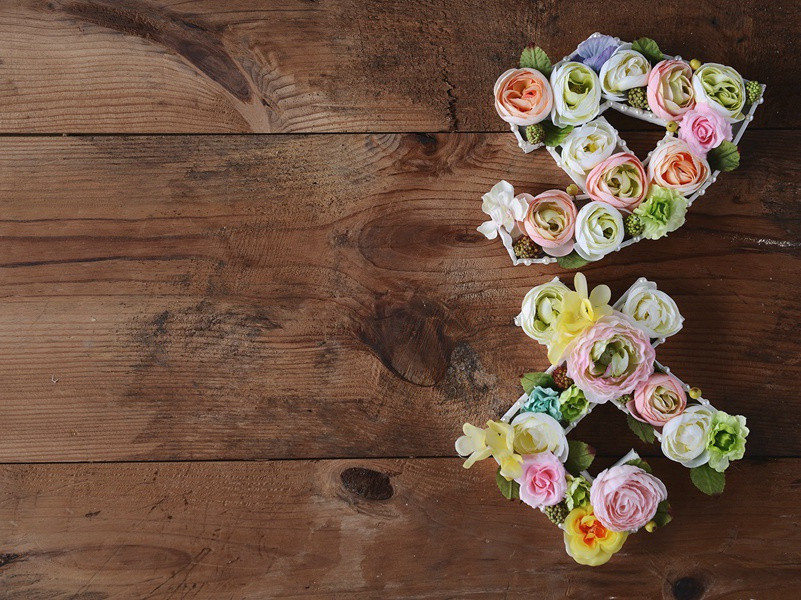 只在此山中,云深不知处。出处赏析