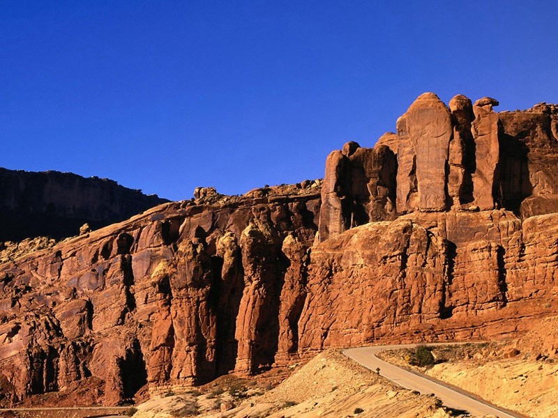 玉珮罥女萝,金印耀牡丹出处意思赏析